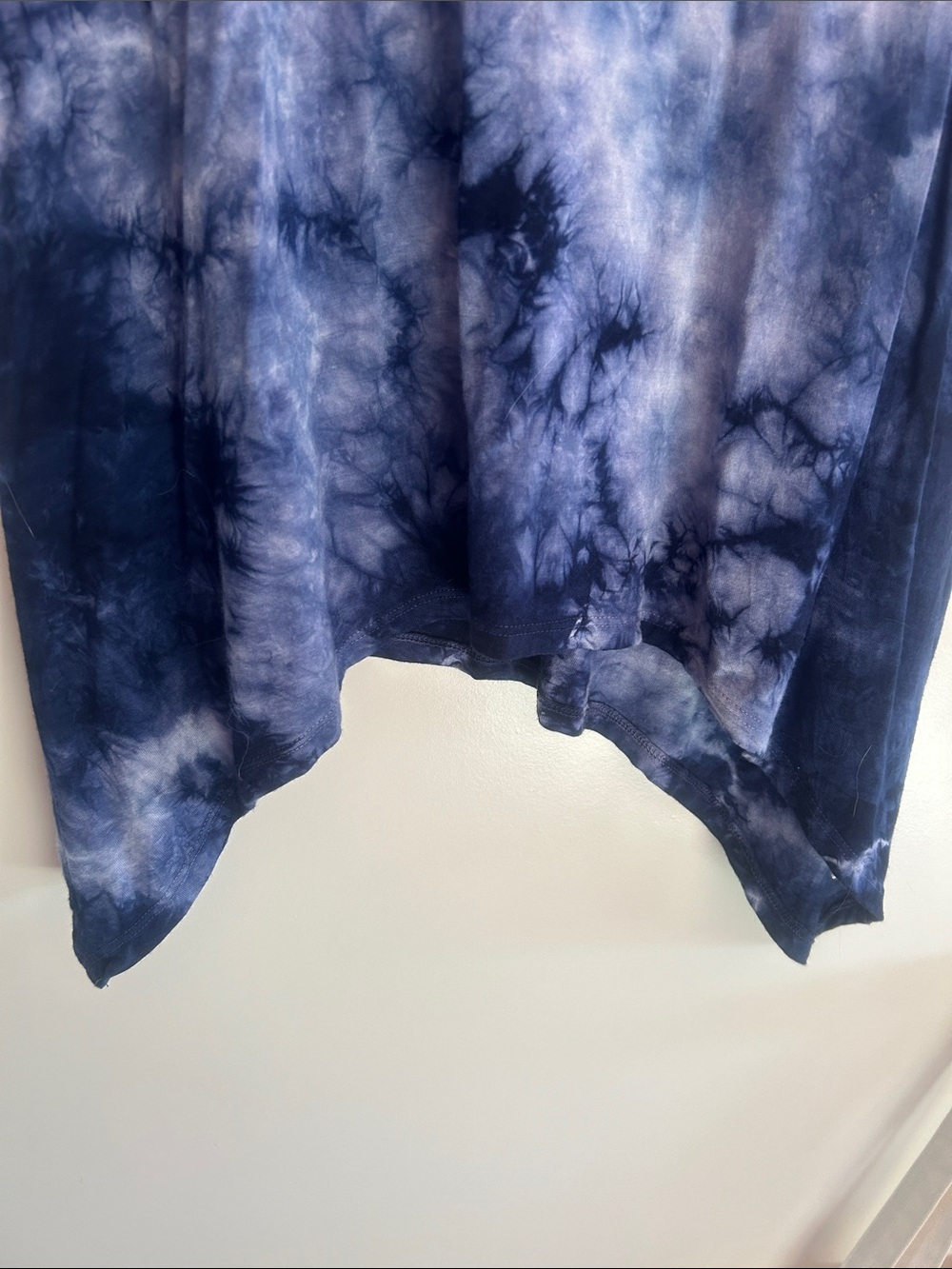 Tryst Navy & White Tie-Dye V-Neck Tunic - Picture 4 of 5